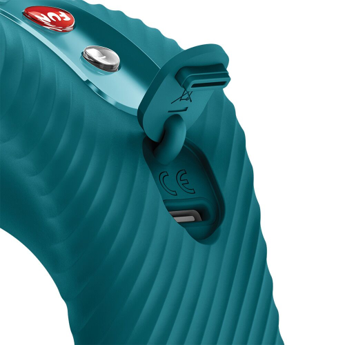 На фото накладний вібратор Fun Factory LAYA III Bottle Green, ефект постукування пальцем