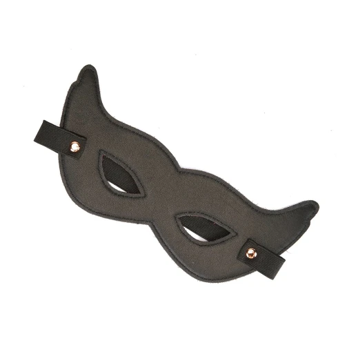 На фото кожаная маска на глаза Liebe Seele Wine Red Eye Mask