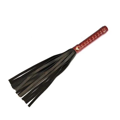 На фото флогер Liebe Seele Wine Red Wine Red Mini Flogger