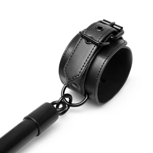 На фото крестовина Bedroom Fantasies Hog Tie Cross Bar With Cu