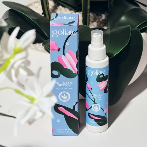 На фото Антибактериальный спрей для игрушек Goliate Nettoyant Sextoy 100 мл, безопасный 