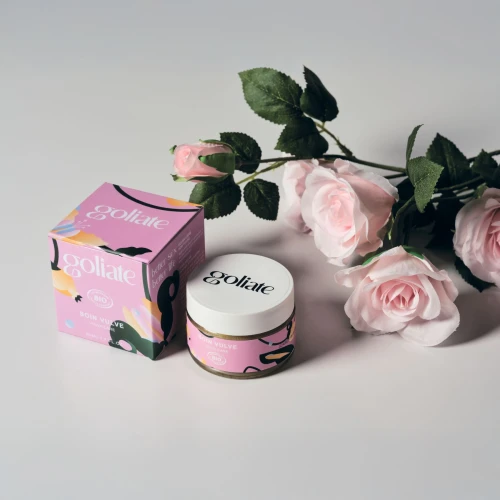 На фото розовый бальзам для вульвы Goliate Soin Vulve 15 мл, успок