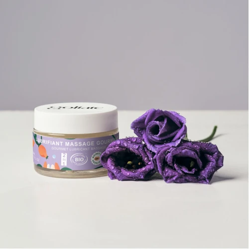 На фото массажное масло-лубрикант с ароматом и вкусом фундука Goliate Couple Gourmand Noisette