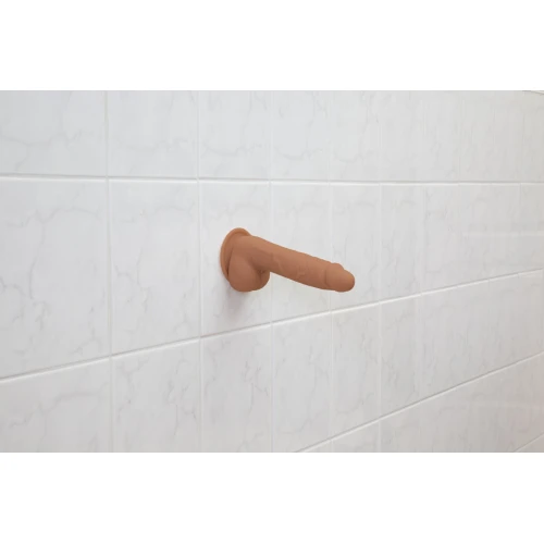 На фото фаллоимитатор ADDICTION Steven 7.5" Silicone Dong Caramel, виброшар в по