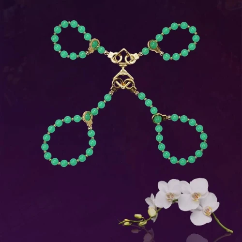 На фото нефритовые наручники и поножи LOCKINK Jade Handcuffs & Anklecuff