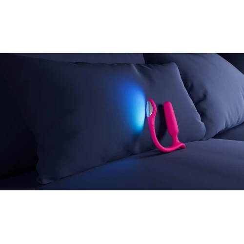 На фото анальная смарт-вибропробка Lovense Lush Anal, очень мощная, LED-подсветка.