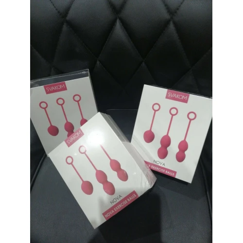 Набор вагинальных шариков со смещенным центром тяжести Svakom Nova Plum Red (мятая упаковка)