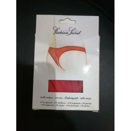 Трусики с жемчугом и доступом Fashion Secret Sophie Red (дефект упаковки)