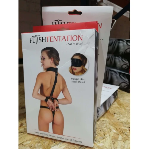 Фиксаторы для шеи и рук Fetish Tentation Neck and Wrist Straps с маской на глаза (мятая упаковка)