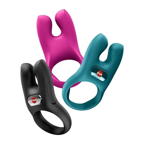 На фото ерекційне віброкільце з подвійною стимуляцією клітора Fun Factory NŌS CLASSIC Bottle Green, 2 мотори