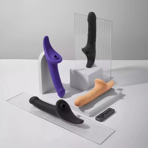 На фото вибронасадка для страпона с вакуумной стимуляцией Strap-On-Me Multi Orgasm Realistic Dildo XL Black
