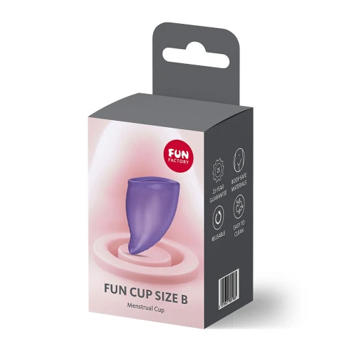 На фото менструальная чаша FUN CUP SIZE B Black Currant, многоразовая, диаметр 4,3 см, объем 30 мл