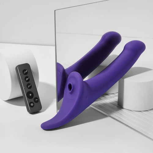 На фото вибронасадка для страпона с вакуумной стимуляцией Strap-On-Me Multi Orgasm Dildo S Purple