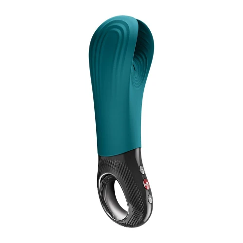 На фото вибратор для пениса Fun Factory MANTA Bottle Green подходит для парных игр.