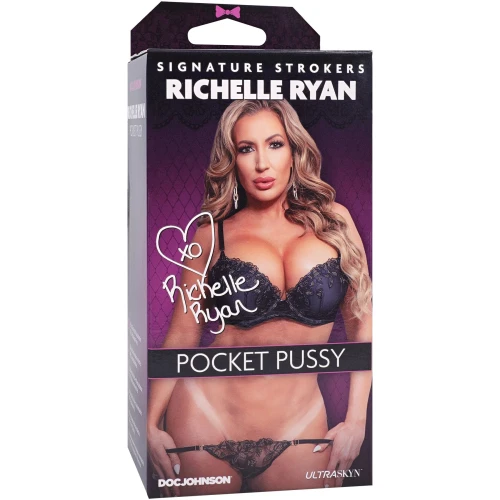 На фото мастурбатор Doc Johnson Richelle Ryan