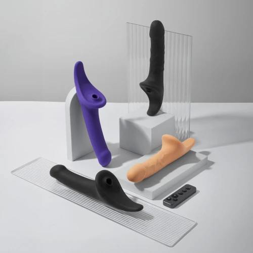 На фото вибронасадка для страпона с вакуумной стимуляцией Strap-On-Me Multi Orgasm Dildo L Purple