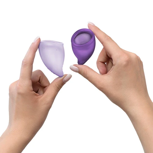 На фото набор менструальных чашей Fun Factory FUN CUP EXPLORE KIT, 2 шт, Разноцветный Фиолетовый, объёмом 20 и 30 мл
