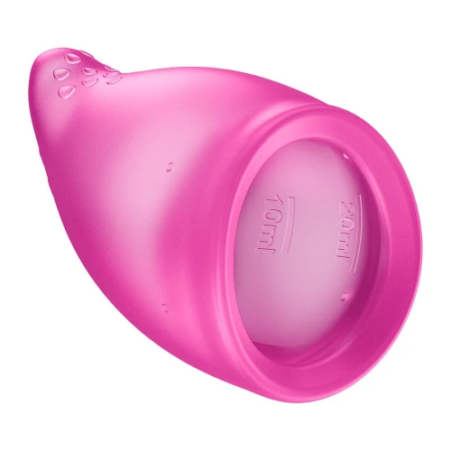 На фото менструальная чаша Fun Factory FUN CUP SIZE A Magenta, многоразовая, диаметр 4 см, объем 20 мл