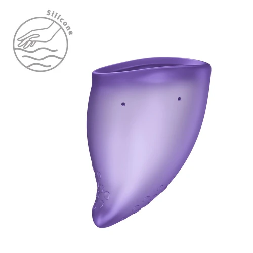 На фото менструальная чаша FUN CUP SIZE A Black Currant, многоразовая, диаметр 4 см, объем 20 мл