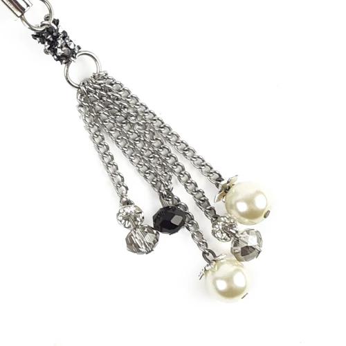 На фото зображено затискачі для сосків з намистинками Art of Sex - Nipple clamps Tenero Amore для жінок на білому тлі