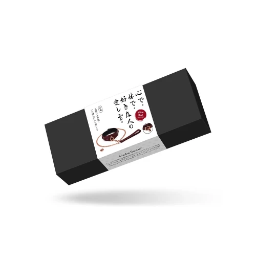 На фото изображен бордовый ошейник с поводком Liebe Seele Wine Red Curved Collar унисекс на белом фоне