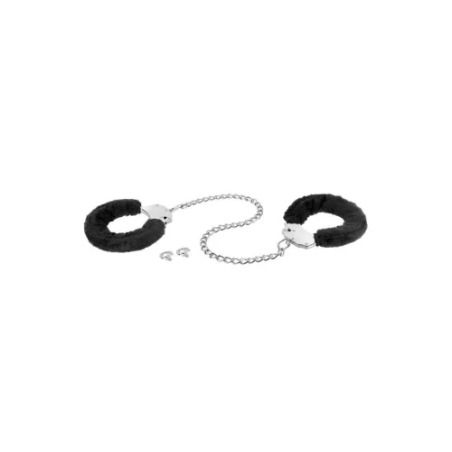 На фото изображены поножи с черным мехом Fetish Tentation Adjustable metal and fur ankle cuffs унисекс на белом фоне