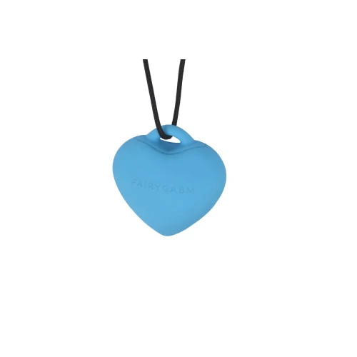 На фото зображено блакитний вібратор серця із чорним ланцюжком FairyGasm PleasureStone для жінок на білому тлі.