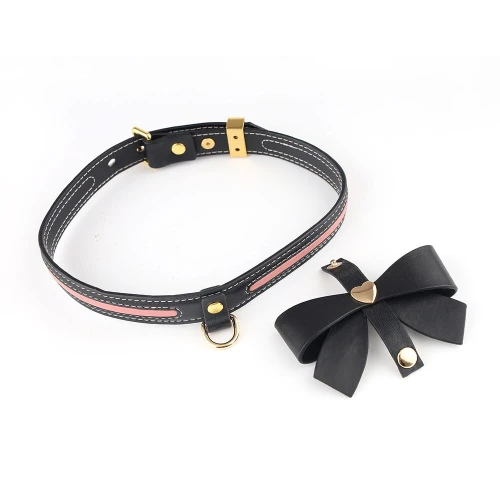 На фото изображен черный поводок LOCKINK SEVANDA Love Heart Butterfly Leather Collar Set - Black унисекс на белом фоне
