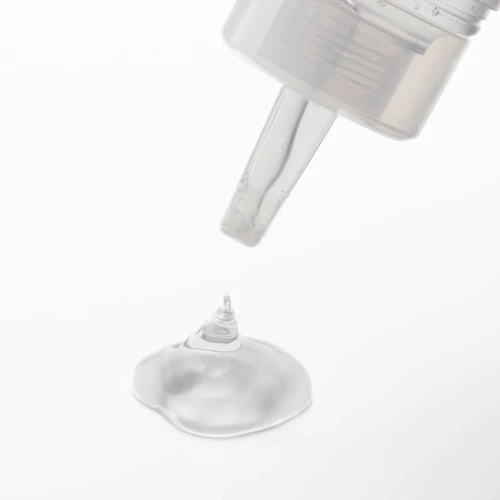 На фото изображен прозрачный густой лубрикант на водной основе для мастурбации Tenga Lotion Mild (170 мл) для мужчин на белом фоне.