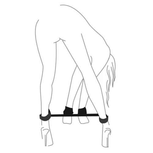 На фото изображен черный набор для фиксации Art of Sex BDSM Straight Line Fixation Simple унисекс на светлом фоне