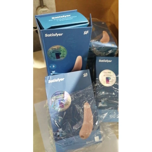 Вакуумный клиторальный стимулятор Satisfyer Curvy 2+ Pink (мятая упаковка!!!)