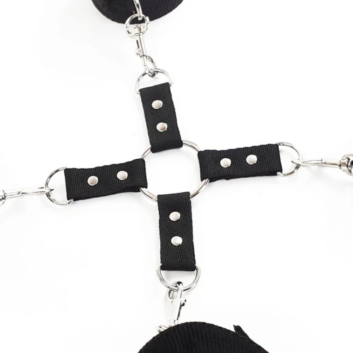 На фото зображено чорний набір для фіксації Art of Sex BDSM Ring Fixation Simple унісекс на світлому фоні