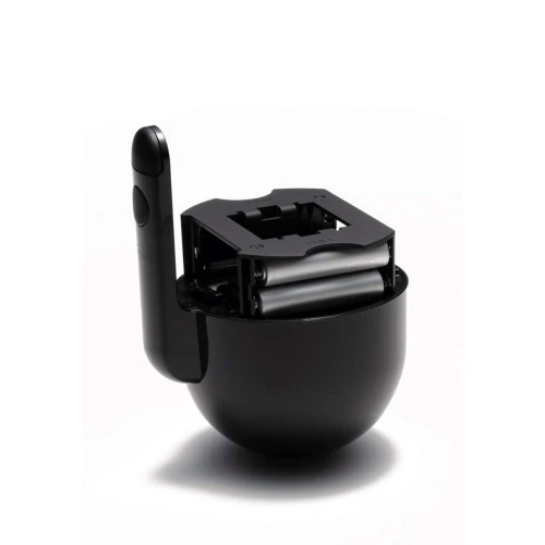 На фото зображено чорну вакуумну насадку Tenga Vacuum Controller для чоловіків на світлому тлі.