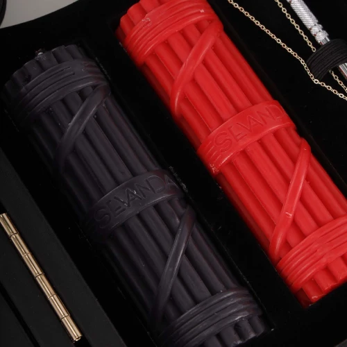 На фото зображено коричневий БДСМ-набір LOCKINK All-in-1 BDSM Play Kit - Brown Color унісекс на чорному тлі