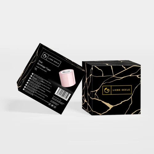На фото зображено чорну коробку скотчу для бондажу (25м) Liebe Seele Bondage Tape унісекс на білому тлі