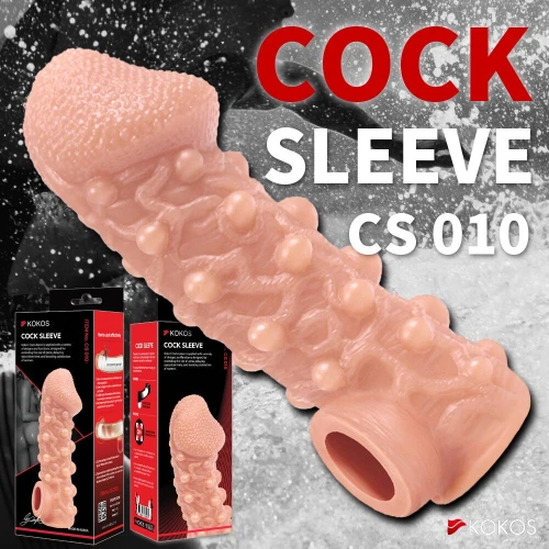 На фото зображено бежеву насадку на член з бульбашками Kokos Cock Sleeve CS 010 L для пар на чорному тлі.