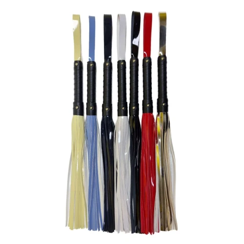 На фото изображены разноцветные недорогие флоггеры на подарок Flirty ЕКО ЛАК унисекс на белом фоне