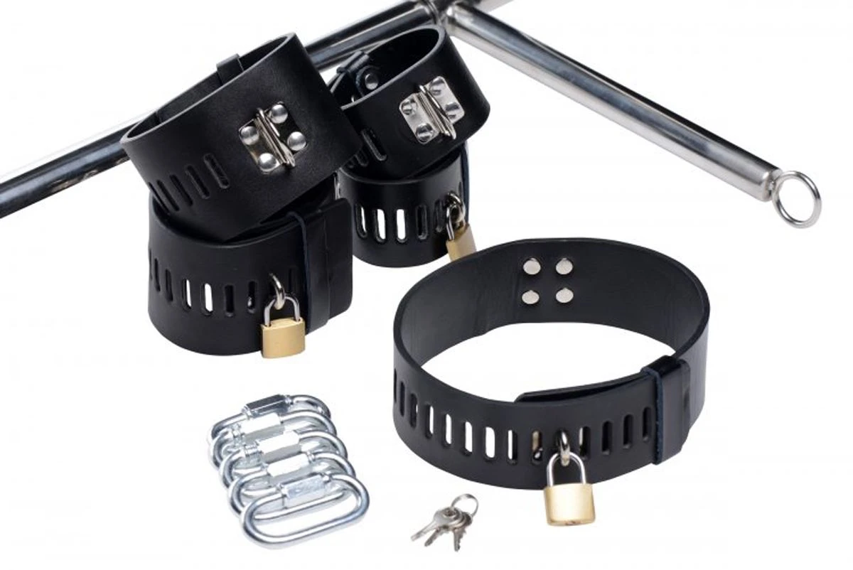 Фиксаторы для ног, рук, шеи с фаллоимитатором