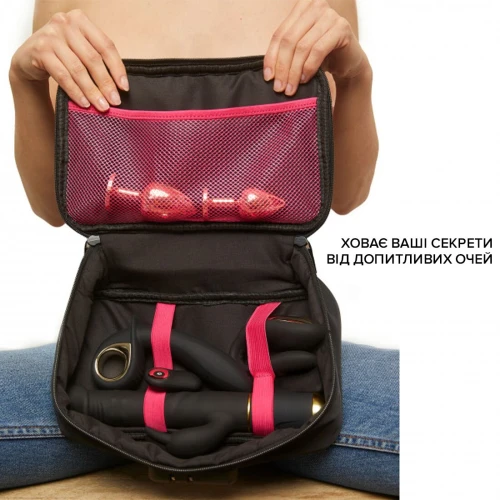 На фото зображено чорно-рожеву сумку для зберігання секс-іграшок Dorcel DISCREET BOX унісекс на білому тлі.