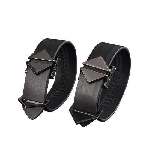 На фото изображен черный набор из 8 ремней для связывания LOCKINK 8-Bondage-Straps Restraint Set - Black унисекс на белом фоне 