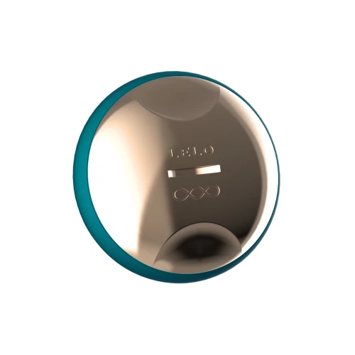 На фото изображен голубо-золотистый смарт-вибратор LELO Tiani Duo Ocean Blue для пар на белом фоне.