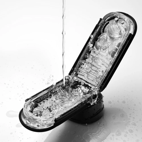 На этом фото изображен черный мастурбатор с выраженными деталями внутреннего рельефа Tenga Flip Zero Black для мужчин на светлом фоне