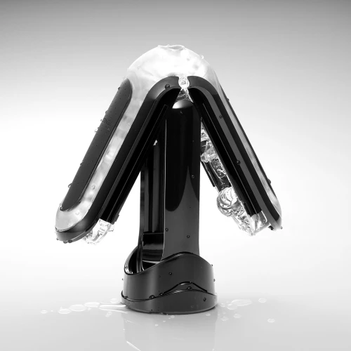 На этом фото изображен черный мастурбатор с выраженными деталями внутреннего рельефа Tenga Flip Zero Black для мужчин на светлом фоне