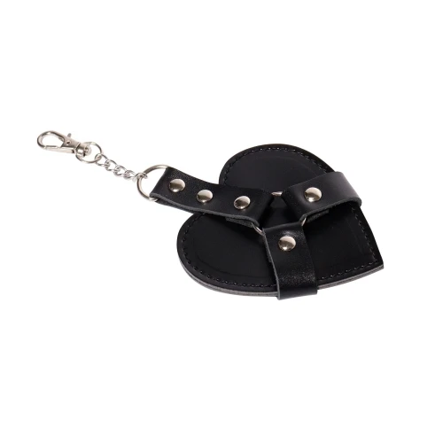 На фото зображено чорний брелок на карабіні для ключів Art of Sex Chained Heart унісекс на світлому фоні