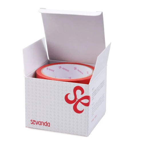 На фото изображена красная электростатическая лента для бондажа LOCKINK SEVANDA Electrostatic Tape - Red Tape, 16 м унисекс на светлом фоне