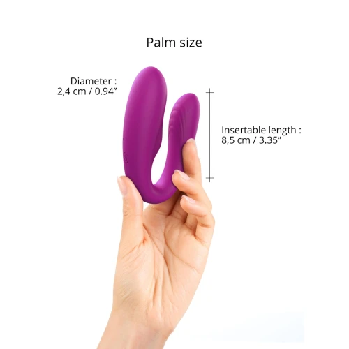 На фото зображено рожевий вібратор Love To Love MATCH UP - SWEET ORCHID для пар на світлому фоні