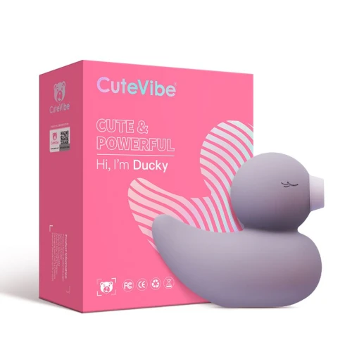 На фото зображено сірий вакуумний вібратор у формі качки CuteVibe Ducky Grey для жінок на білому тлі.