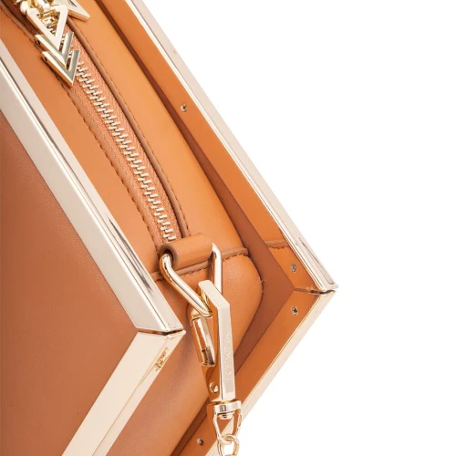 На фото изображена коричневая Сумка LOCKINK Mysterious Square Kink Bag - Brown унисекс на светлом фоне