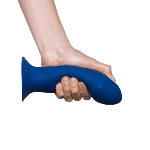 На фото зображено синій дилдо з присоскою Adrien Lastic Hitsens 1 унісекс на білому тлі.