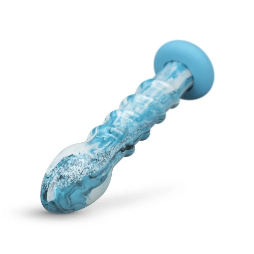 На фото зображено скляне дилдо морського кольору Gildo Ocean Wave Glass Dildo унісекс на білому тлі.